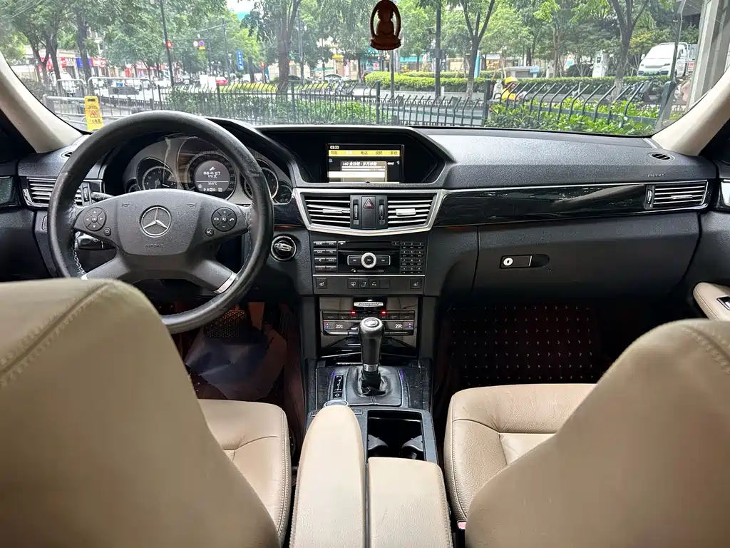 Mercedes-Benz E-Class — миниатюра 14