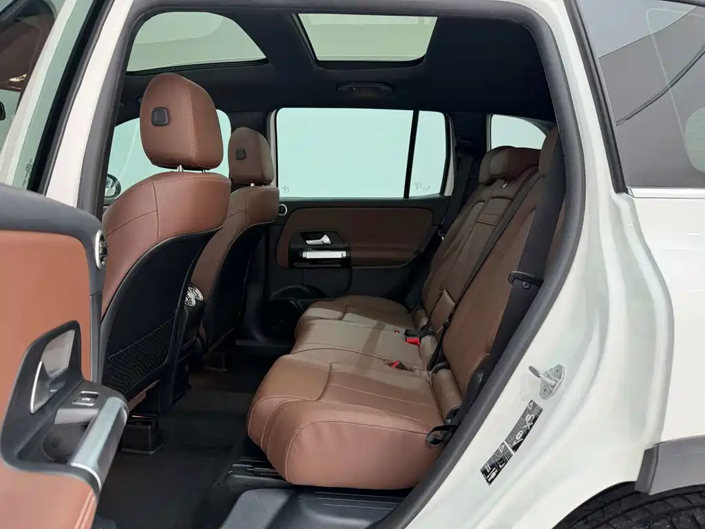 Mercedes-Benz GLB — миниатюра 19