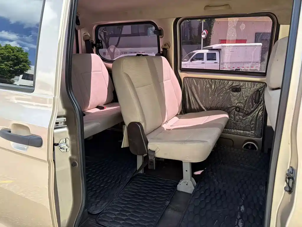 Wuling Hongguang V — миниатюра 11