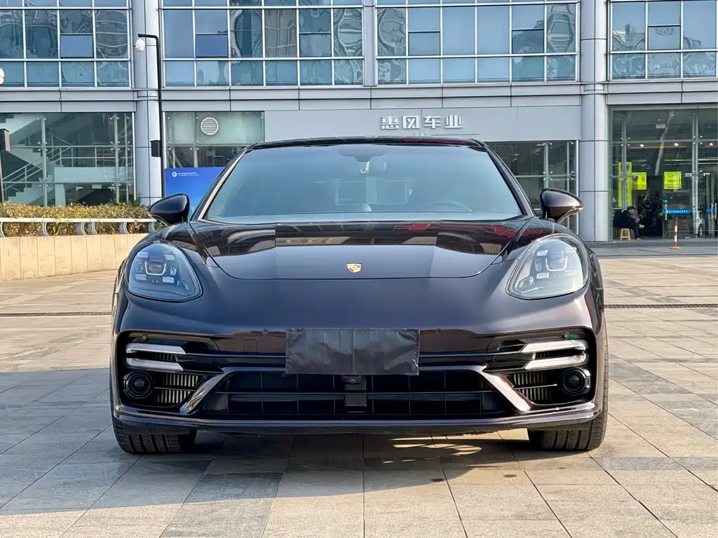 PORSCHE PANAMERA