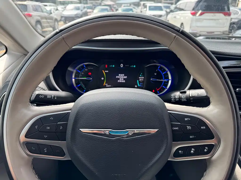 Chrysler Grand Voyager PHEV (Import) — миниатюра 16