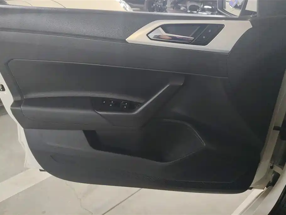 Volkswagen Polo 2021 Plus 1.5L AT