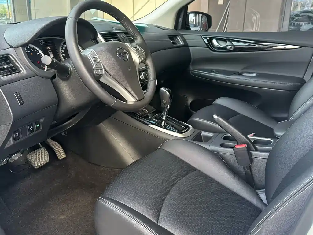 Nissan Tiida 2021 1.6L CVT