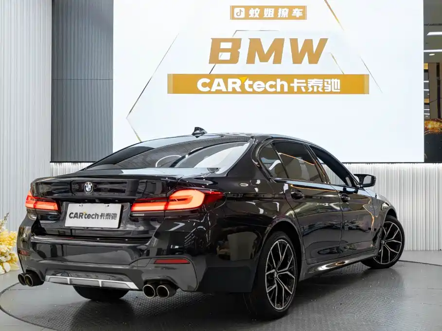 BMW 5 Series — миниатюра 7