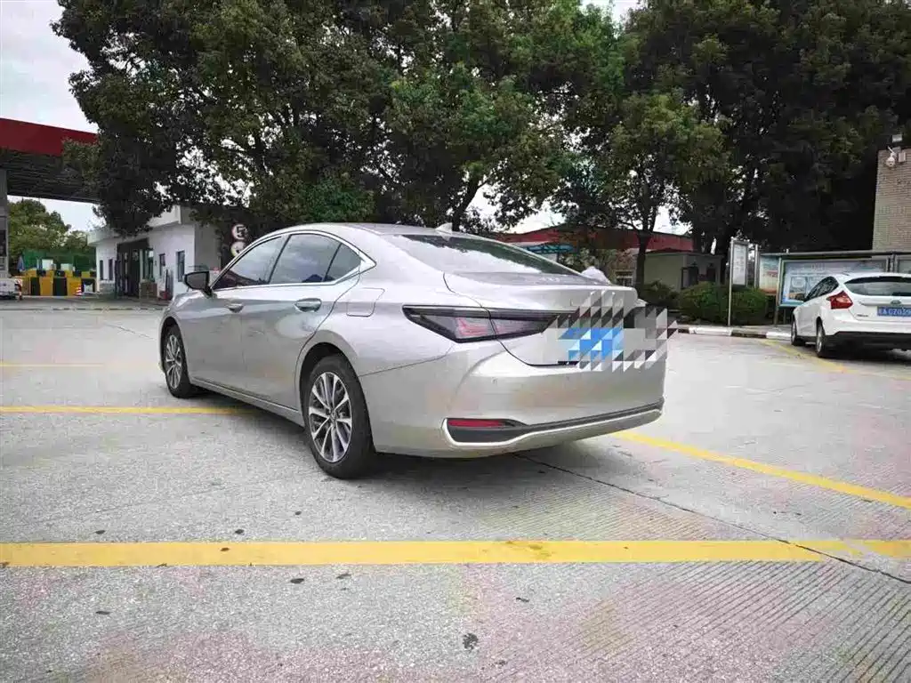 Lexus ES — миниатюра 2