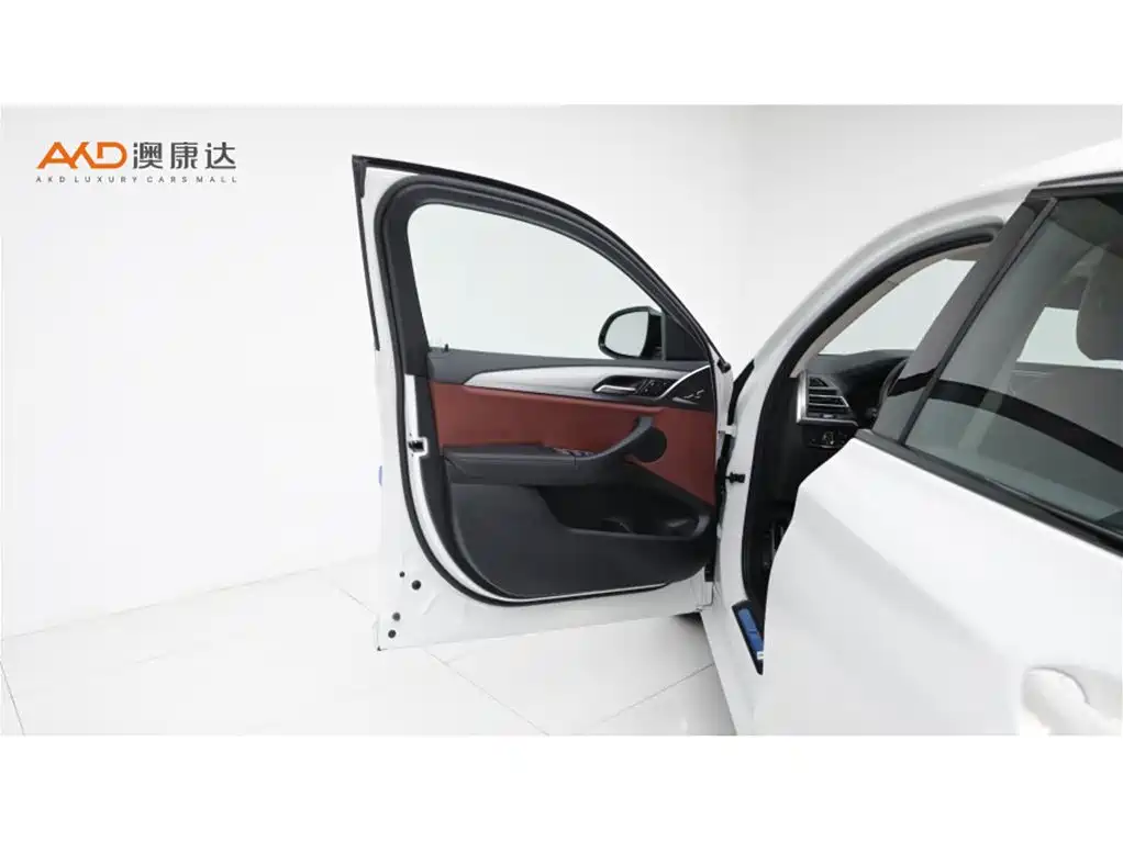 BMW X4 — миниатюра 10
