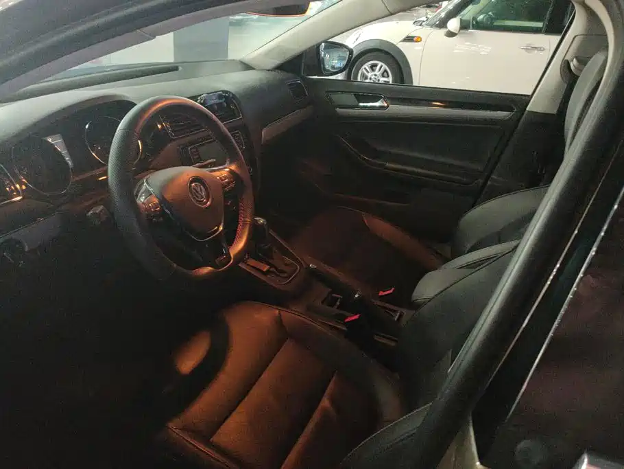 Volkswagen Sagitar — миниатюра 9