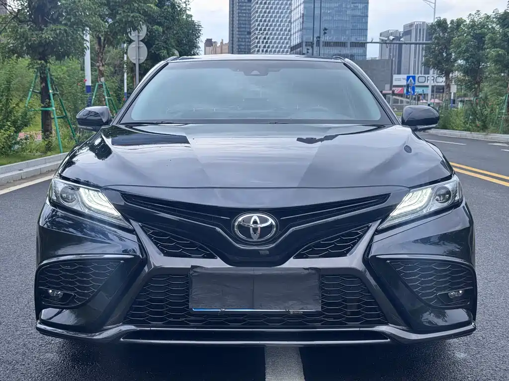 Toyota Camry — миниатюра 2