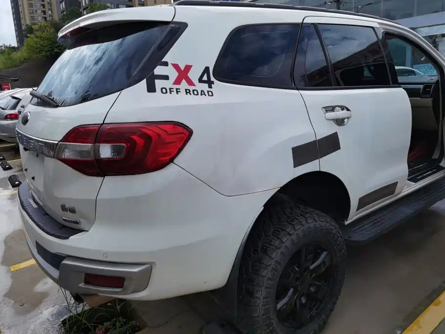 Ford Everest — миниатюра 3