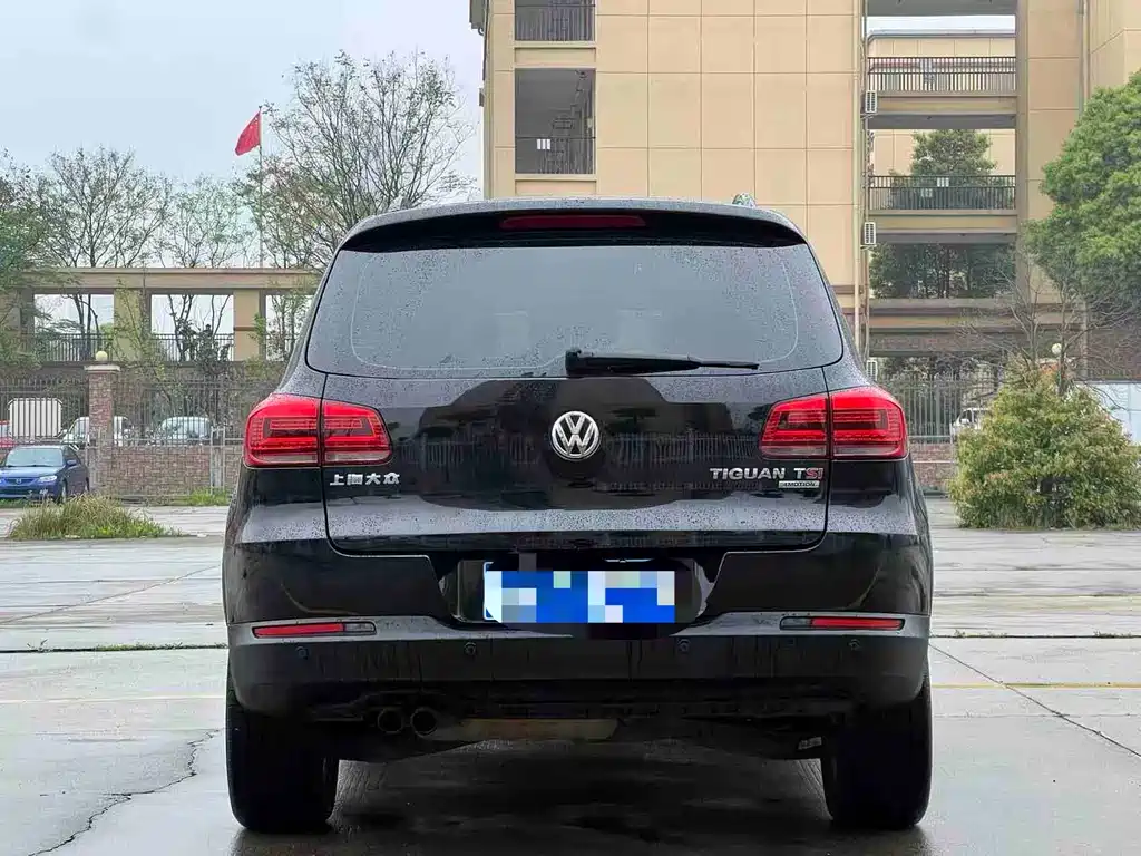 Volkswagen Tiguan 2015 1.8TSI AT