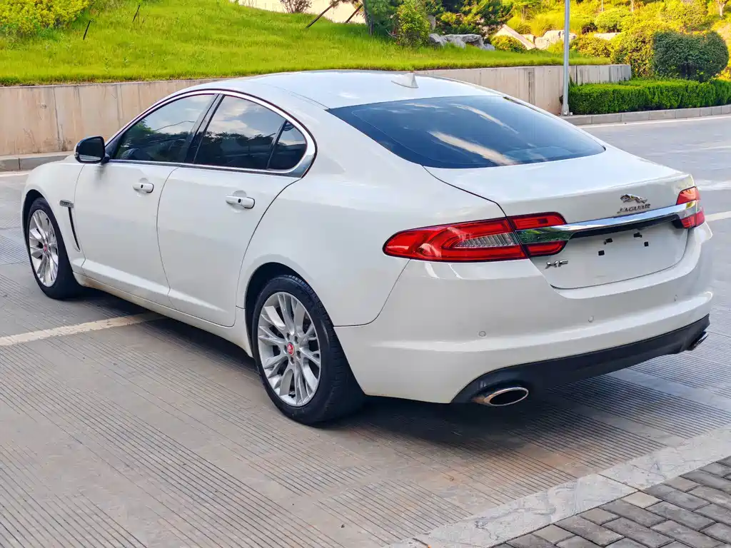Jaguar XF — миниатюра 8