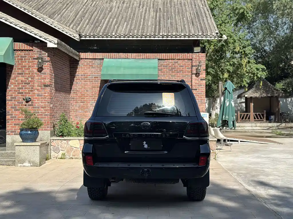 Toyota Land Cruiser 2010 4.7L AT VX