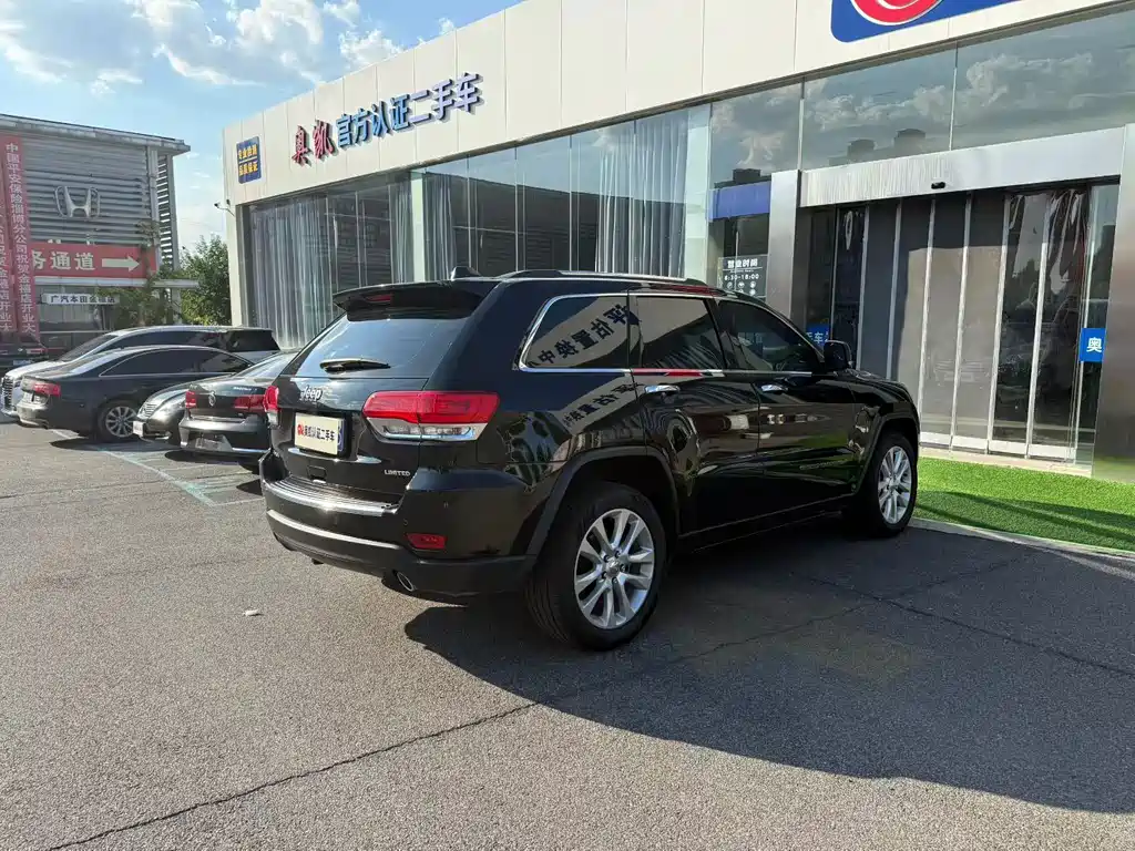 Jeep Grand Cherokee (Import) — миниатюра 7