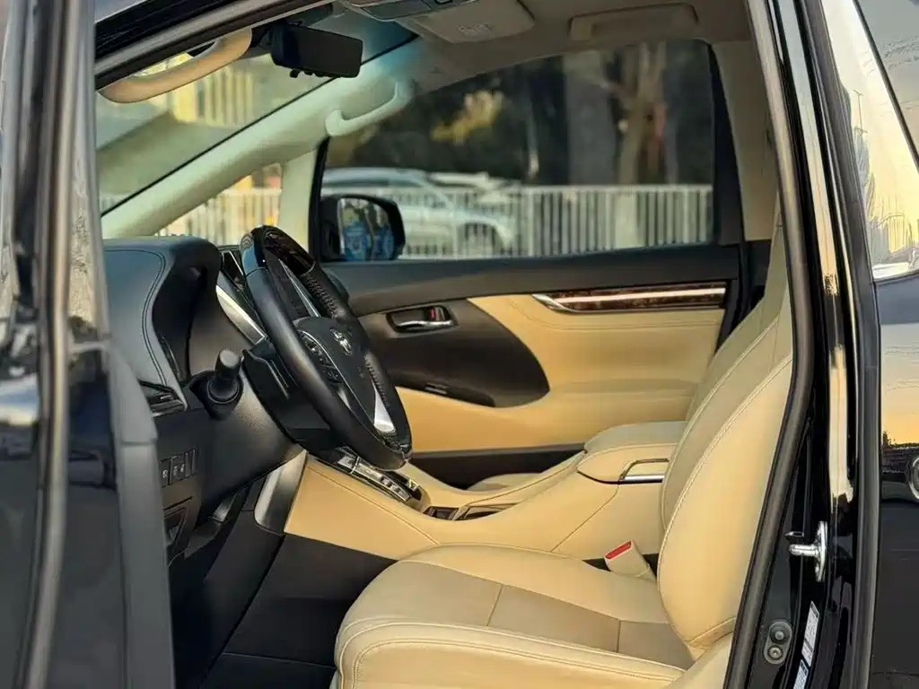 Toyota Alphard 2021 2.5L Luxury