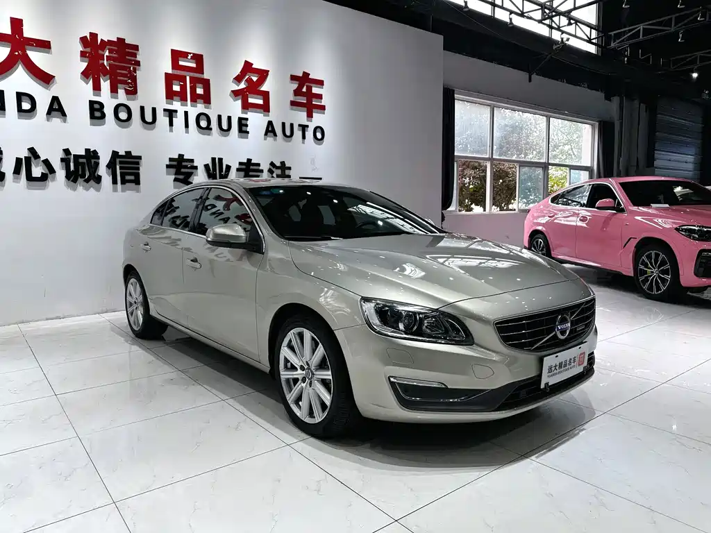 Volvo S60 PHEV — миниатюра 3