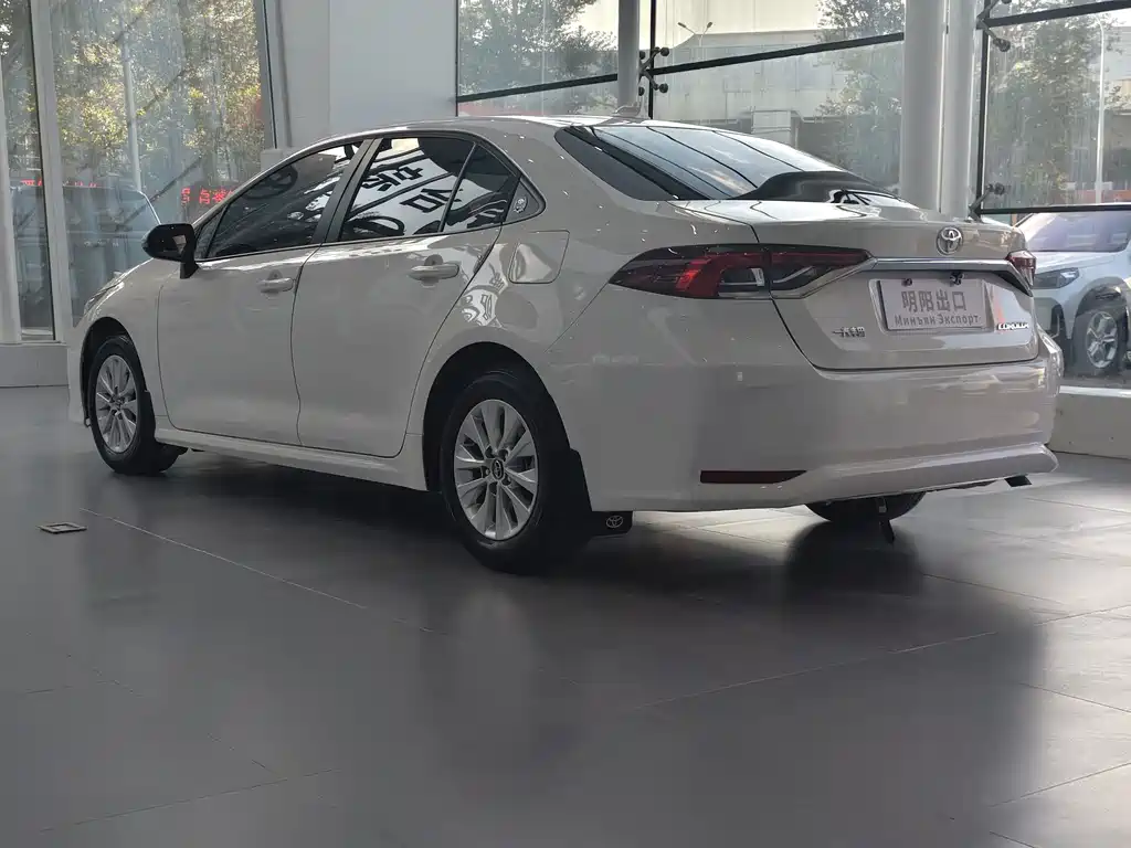Toyota Corolla — миниатюра 6