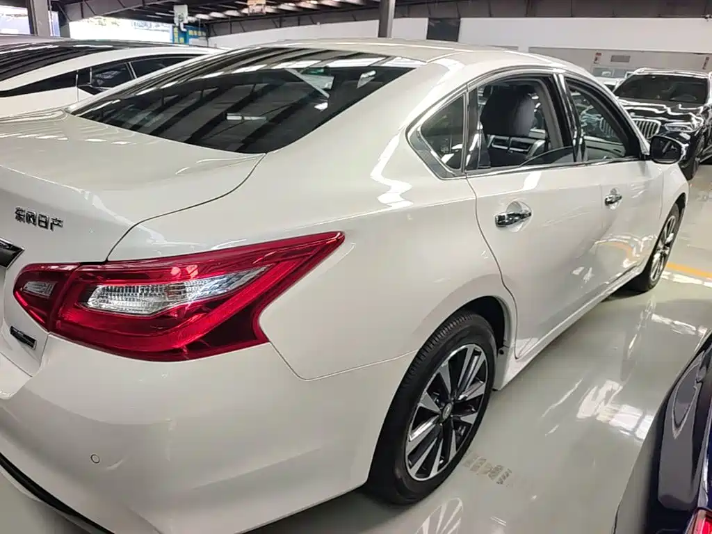Nissan Teana — миниатюра 7