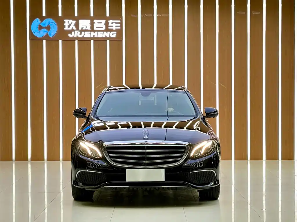 Mercedes-Benz E-Class — миниатюра 2