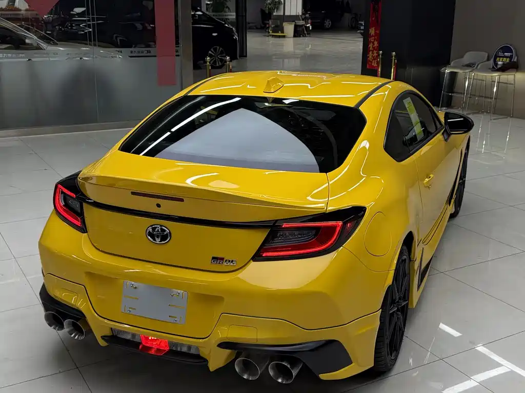 Toyota 86 2026 2.4L GR 86 Yuzu