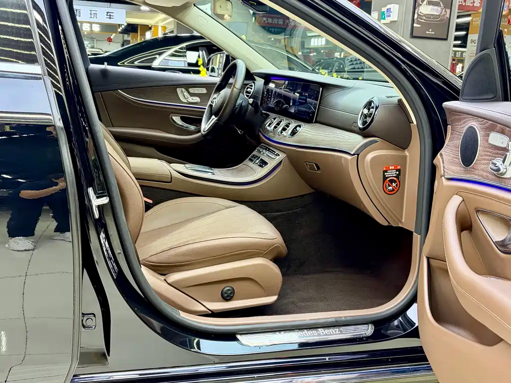 Mercedes-Benz E-Class — миниатюра 12