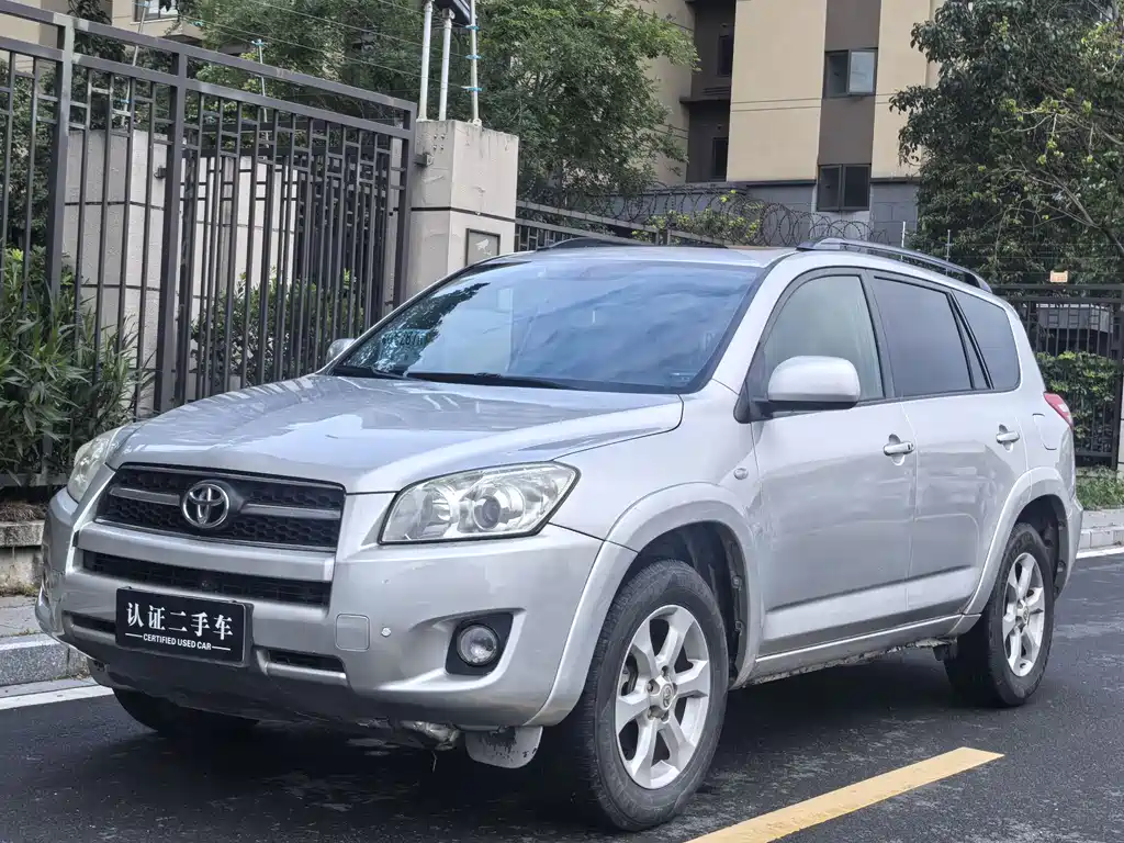 Toyota RAV4 2010