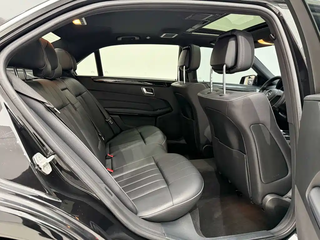 Mercedes-Benz E-Class — миниатюра 16