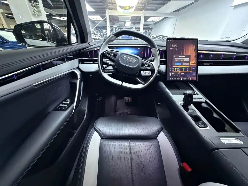 Geely Boyue L L 2024 1.5TD DCT Flagship