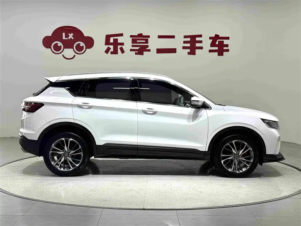Geely Binyue — миниатюра 6