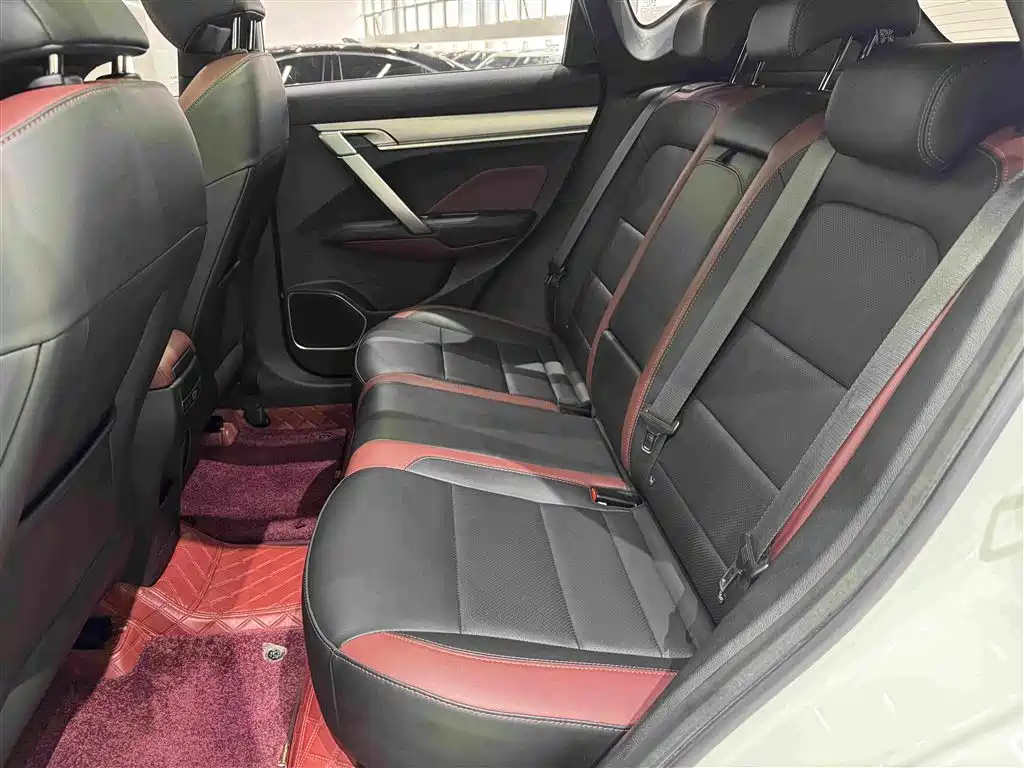 Geely Binyue — миниатюра 20