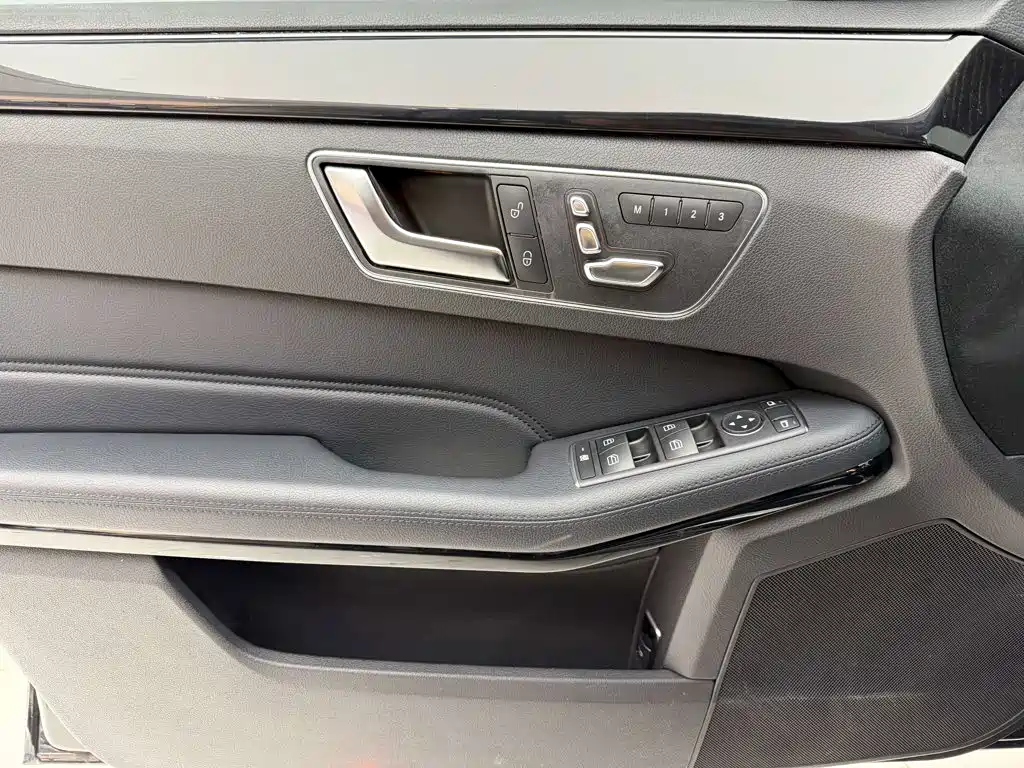 Mercedes-Benz E-Class — миниатюра 13