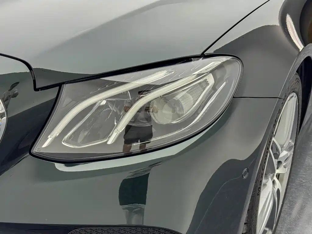 Mercedes-Benz E-Class (Import) — миниатюра 10