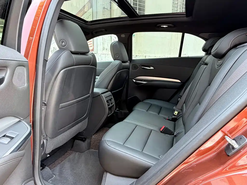 Cadillac XT4 — миниатюра 10