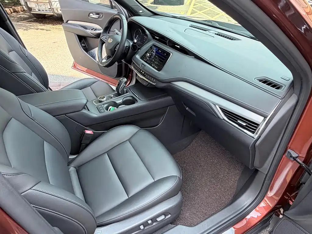 Cadillac XT4 — миниатюра 8
