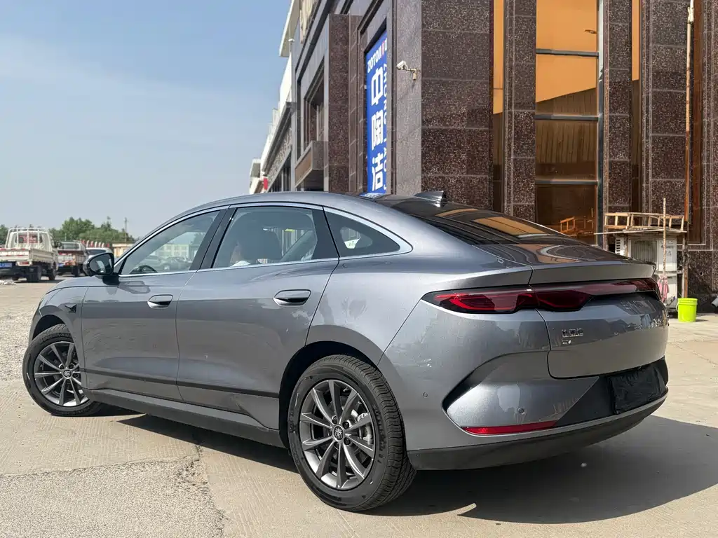 BYD Qin L - фото 4