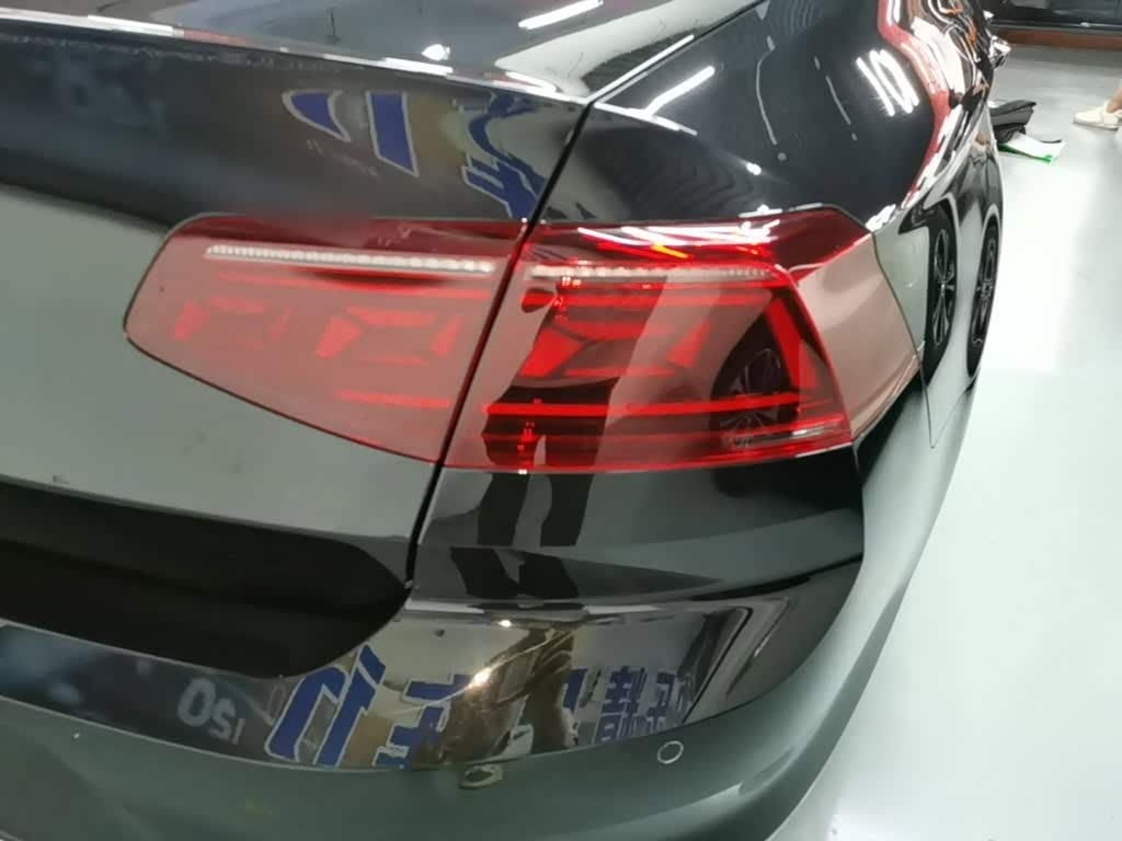 Volkswagen Magotan 1.4 л 2024 г. Чёрный, пробег 9800 км