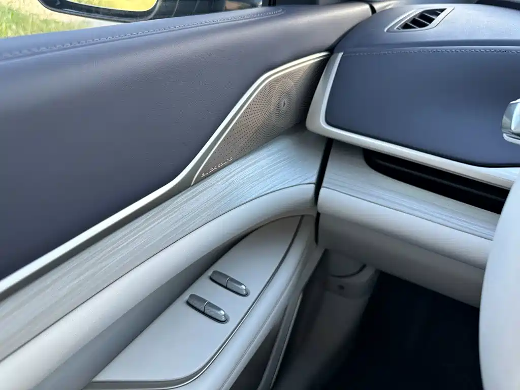 Buick Electra L7 — миниатюра 21