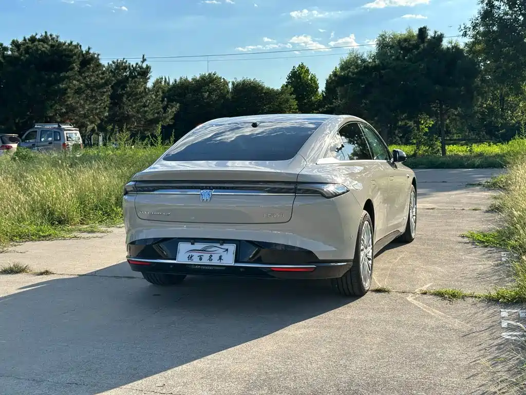 Buick Electra L7 — миниатюра 6