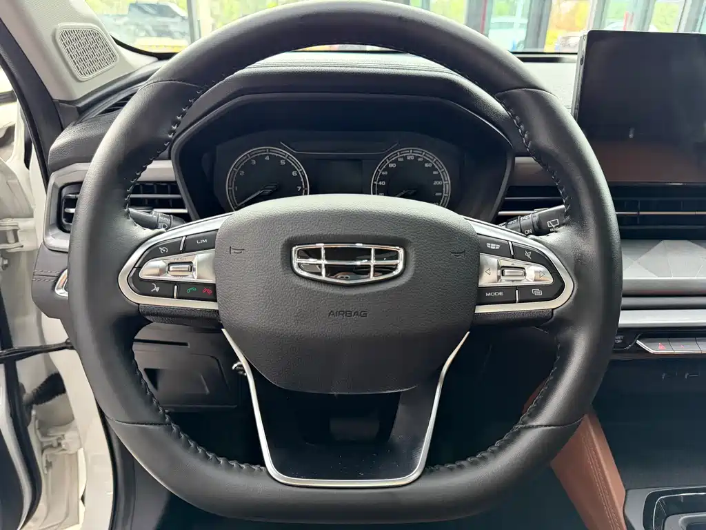 Geely Vision X6 — миниатюра 10