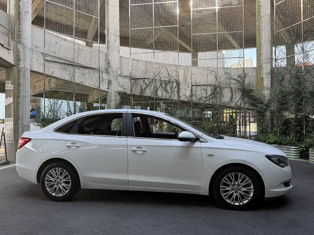 Buick Excelle — миниатюра 17