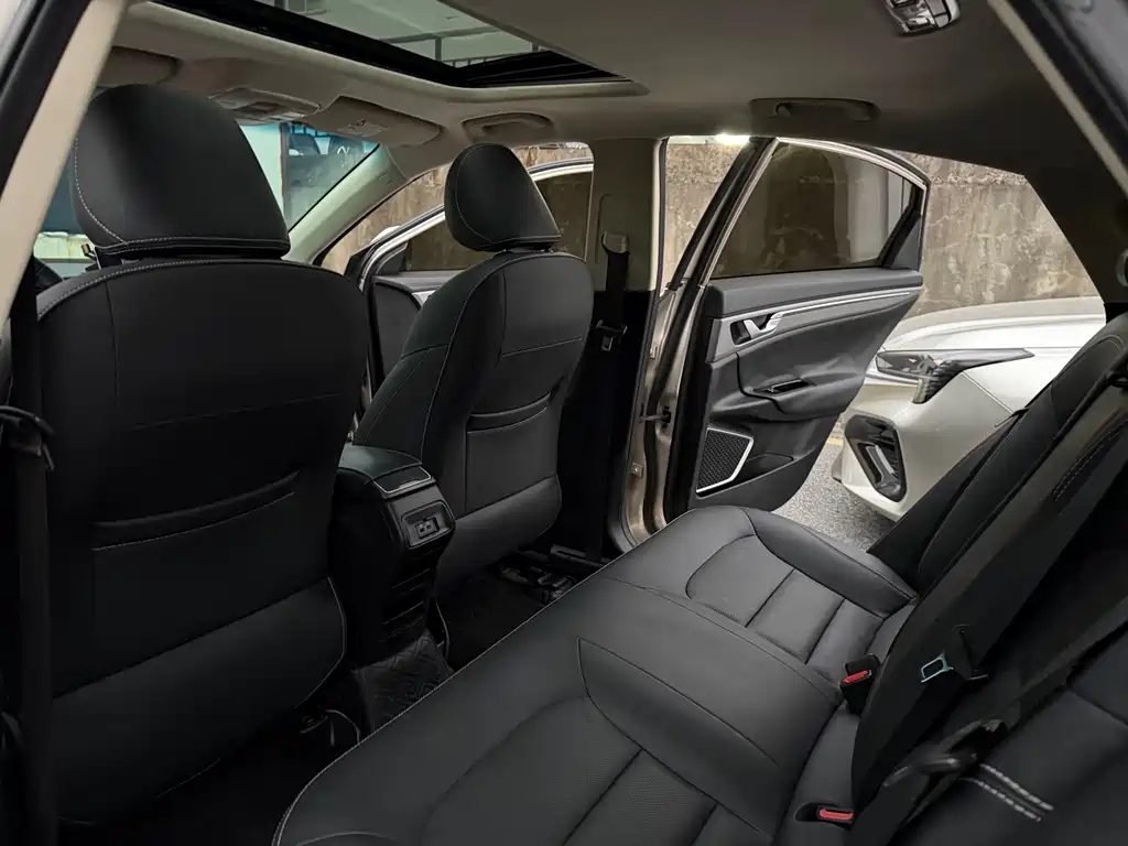 GEELY AUTOMOBILE EMGRAND GL