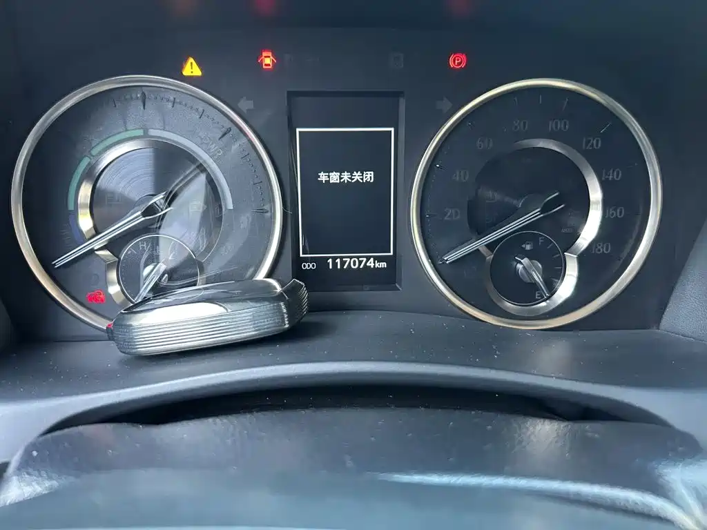 Toyota Alphard — миниатюра 14