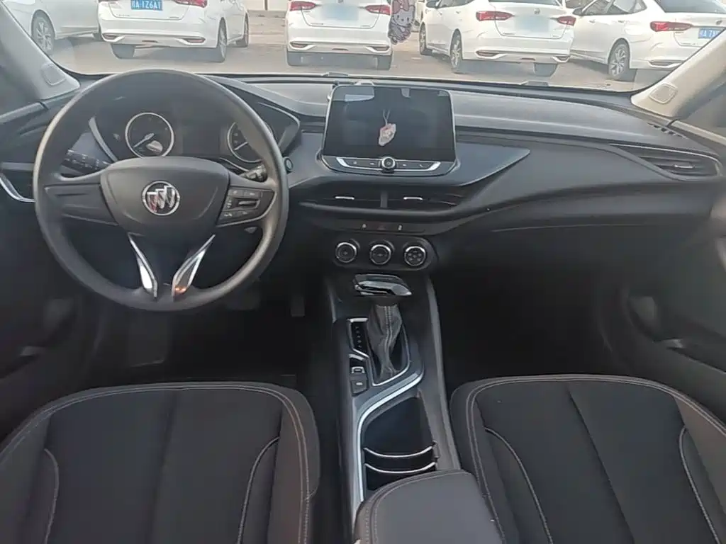 Buick Verano — миниатюра 10