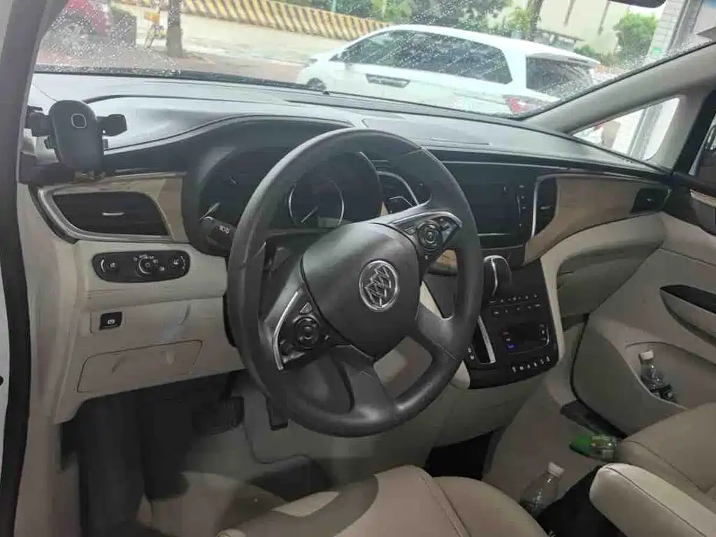 Buick GL8 — миниатюра 9