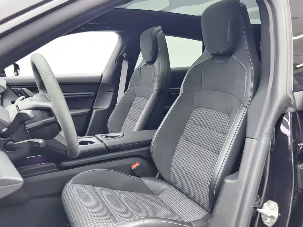 Porsche Taycan — миниатюра 12