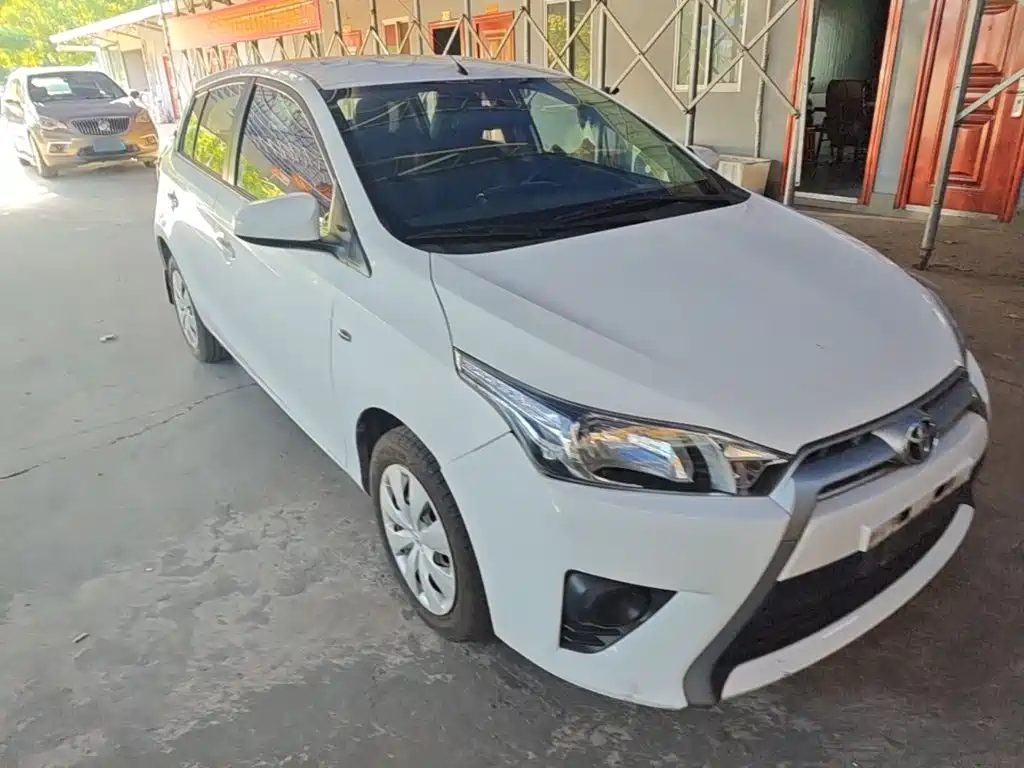Toyota Yaris L — миниатюра 4