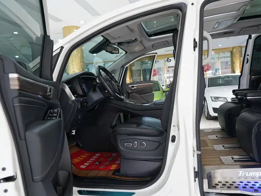 GAC Motor Trumpchi M8 — миниатюра 5
