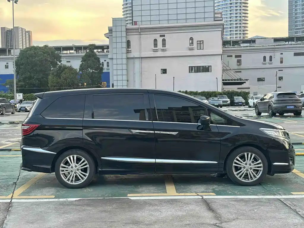 Honda Elysion 2016 2.4L Luxury