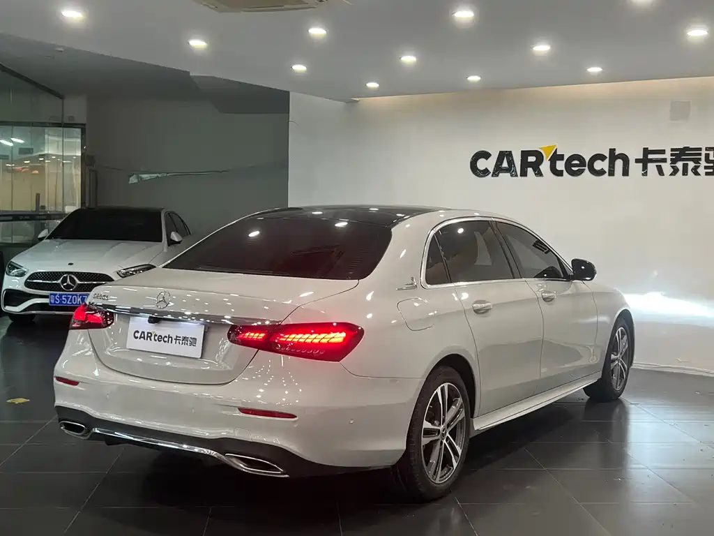 Mercedes-Benz E-Class — миниатюра 5