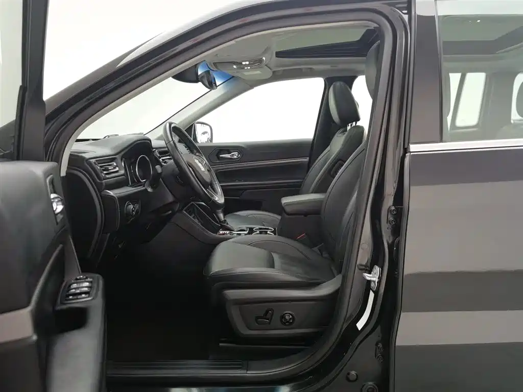 Jeep Commander — миниатюра 10