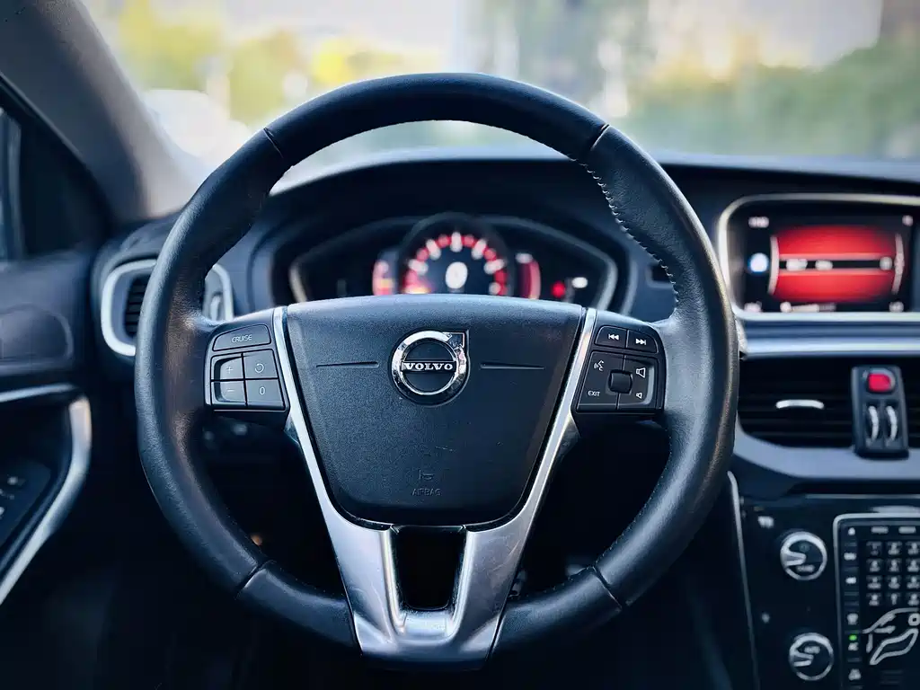 Volvo V40 — миниатюра 11